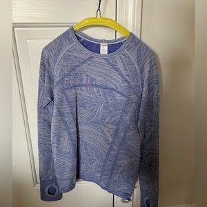 Ivivva athletic form fitting shirt size 10